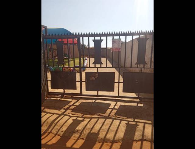 2 BEDROOM HOUSE FOR SALE IN BRAAMFISCHERVILLE